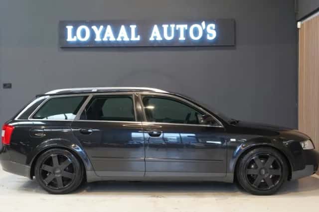 Audi A4 (2001) thumbnail 6