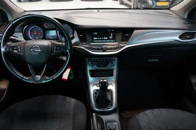 Opel Astra (2019) thumbnail 2