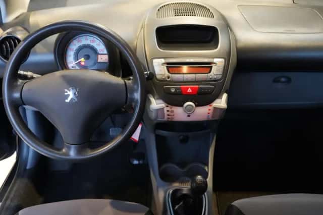 Peugeot 107 (2011) thumbnail 2