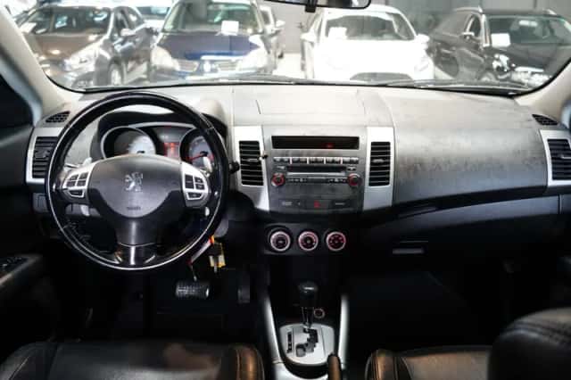 Peugeot 4007 (2008) thumbnail 2