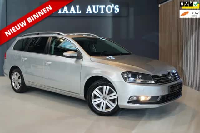 Volkswagen Passat (2011) thumbnail 1