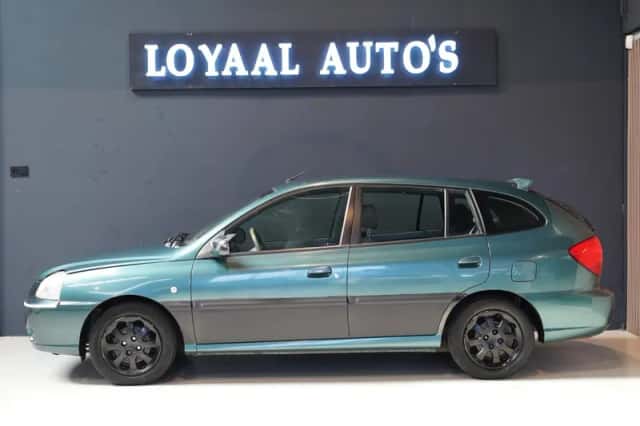 Kia Rio (2004) thumbnail 4