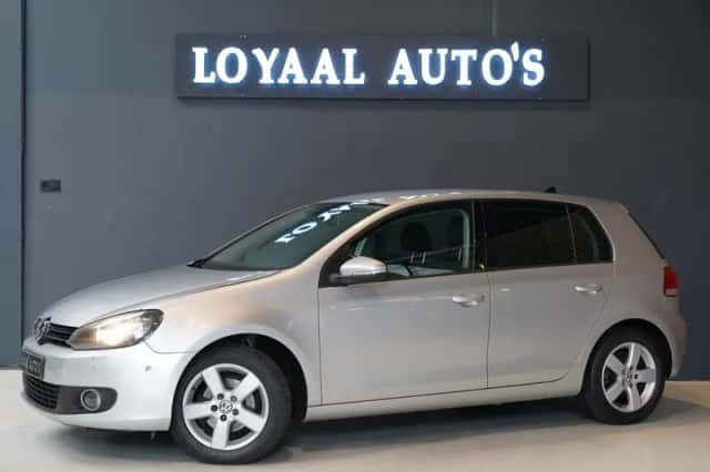 Volkswagen Golf (2010) thumbnail 3