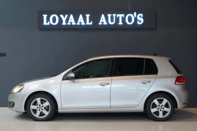 Volkswagen Golf (2010) thumbnail 4