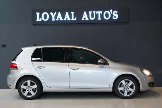 Volkswagen Golf (2010) thumbnail 5