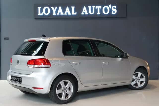 Volkswagen Golf (2010) thumbnail 6