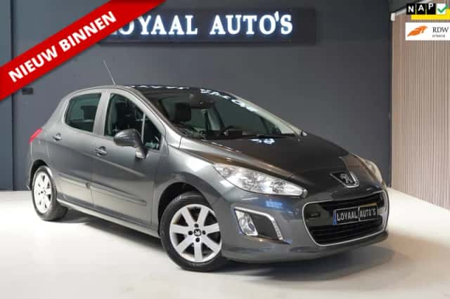 Peugeot 308 (2012) thumbnail 1