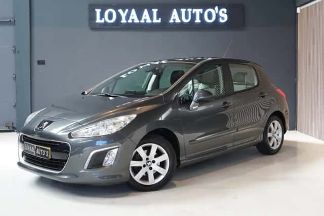 Peugeot 308 (2012) thumbnail 4