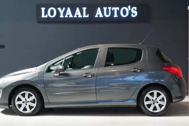 Peugeot 308 (2012) thumbnail 5