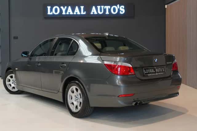 BMW 5-Serie (2004) thumbnail 6