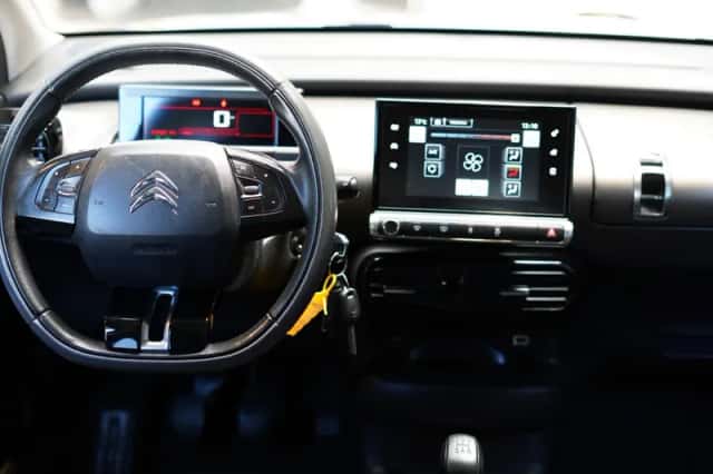 Citroën C4 Cactus (2015) thumbnail 2