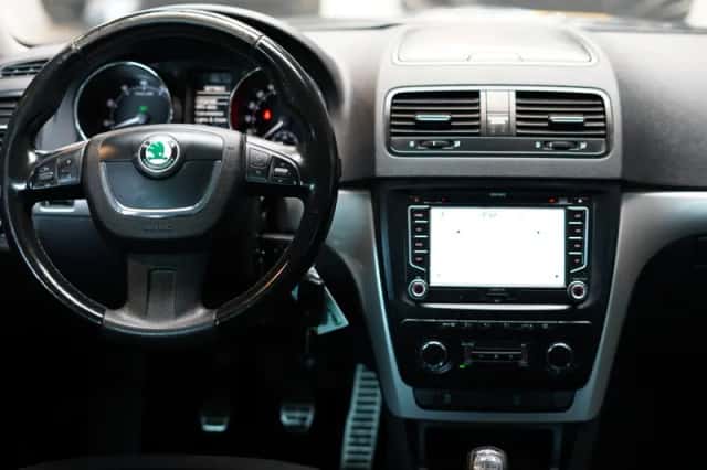 Škoda Yeti (2010) thumbnail 2