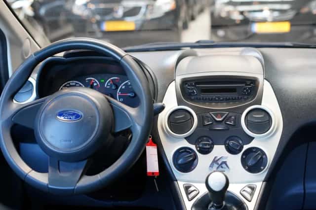 Ford Ka (2011) thumbnail 2