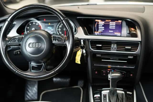 Audi A4 (2012) thumbnail 2