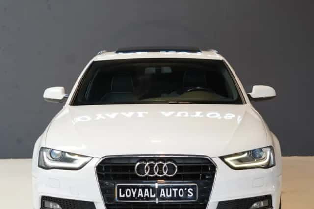 Audi A4 (2012) thumbnail 3