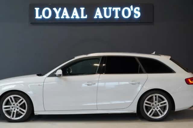 Audi A4 (2012) thumbnail 5