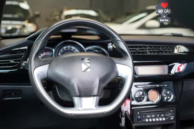 Citroën DS3 (2015) thumbnail 2