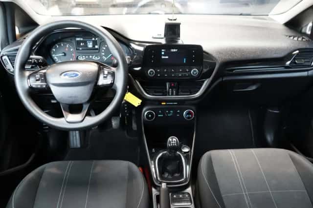 Ford Fiesta (2019) thumbnail 2