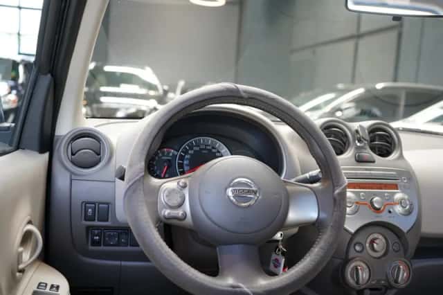 Nissan Micra (2012) thumbnail 2