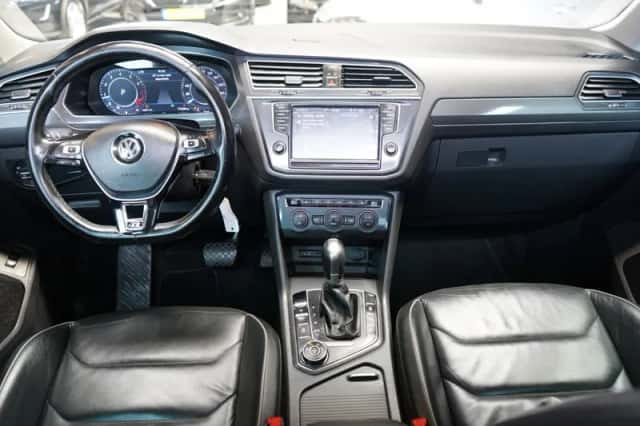 Volkswagen Tiguan (2017) thumbnail 2