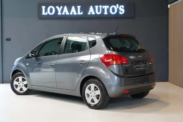 Kia Venga (2011) thumbnail 6