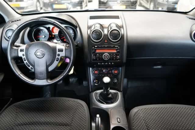 Nissan Qashqai (2008) thumbnail 2