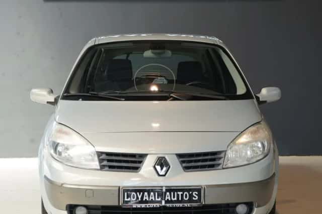 Renault Scénic (2004) thumbnail 3