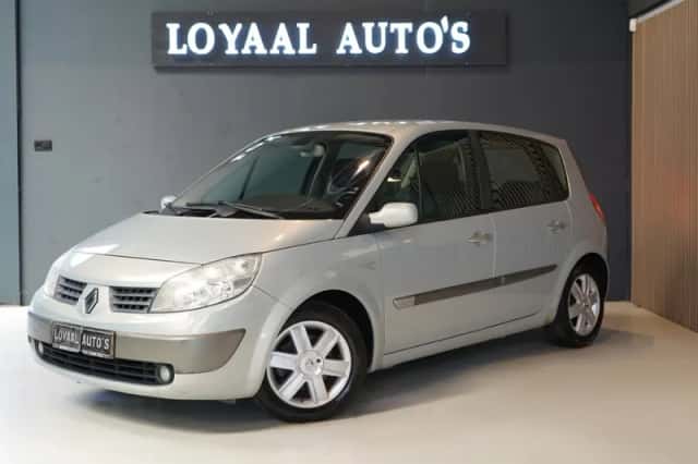 Renault Scénic (2004) thumbnail 4