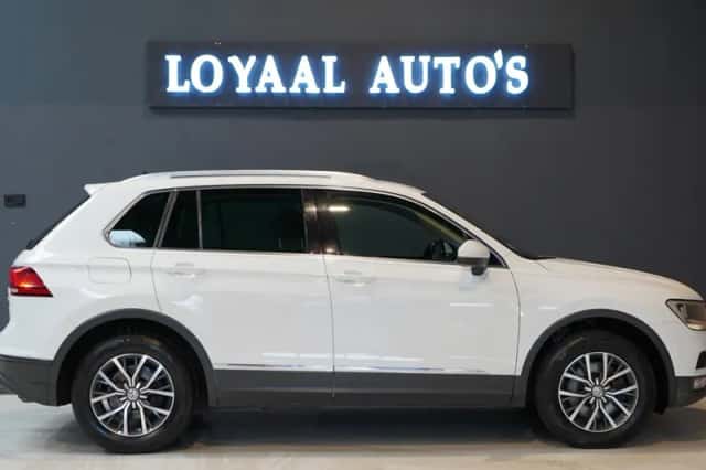 Volkswagen Tiguan (2016) thumbnail 3