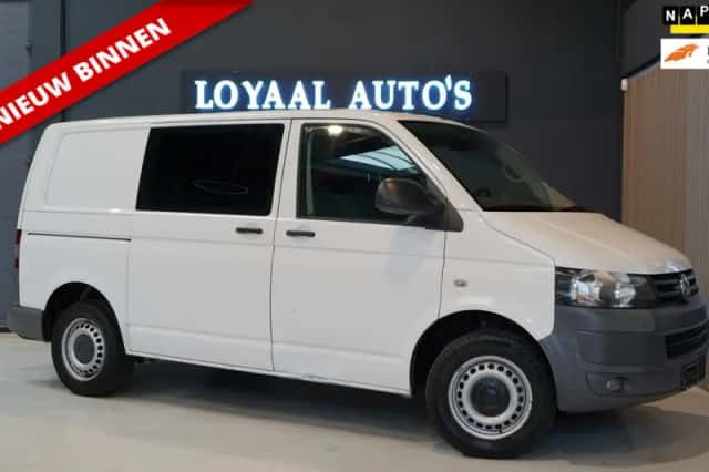 Volkswagen Transporter (2011) thumbnail 1