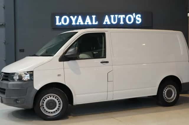 Volkswagen Transporter (2011) thumbnail 4