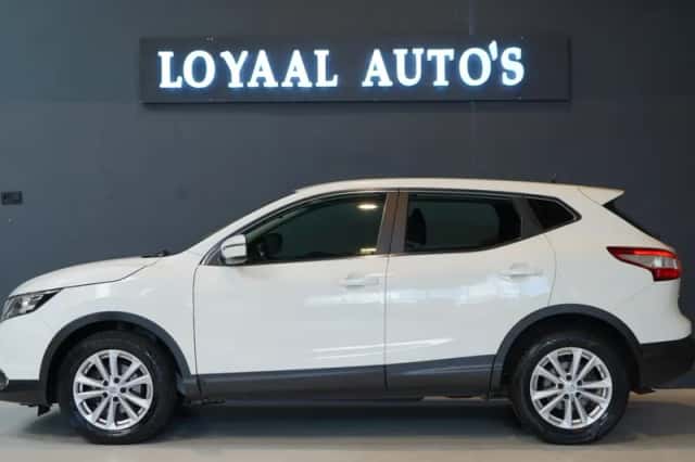 Nissan Qashqai (2015) thumbnail 4