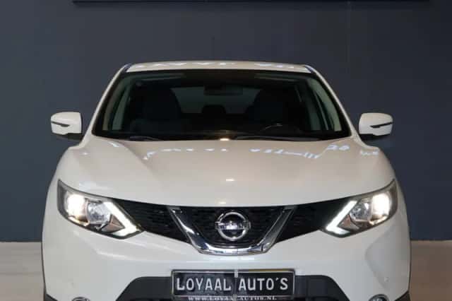 Nissan Qashqai (2015) thumbnail 2
