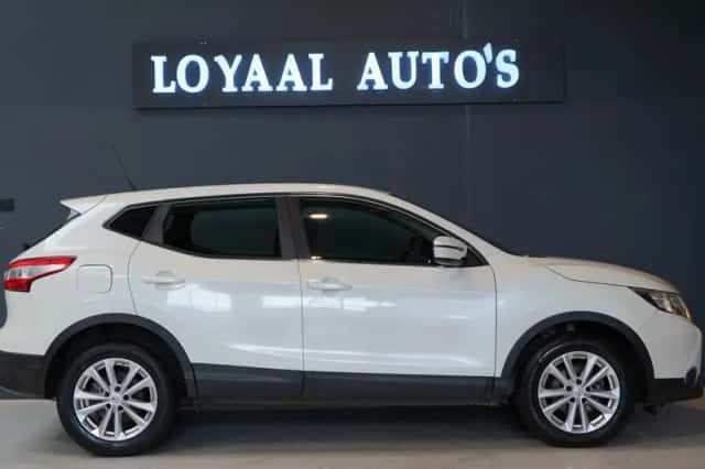 Nissan Qashqai (2015) thumbnail 5