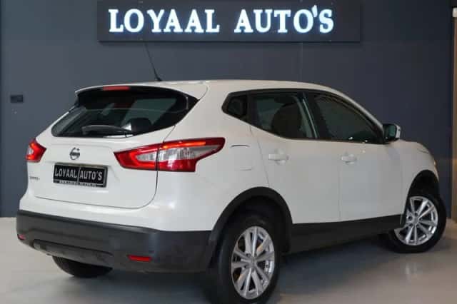 Nissan Qashqai (2015) thumbnail 6