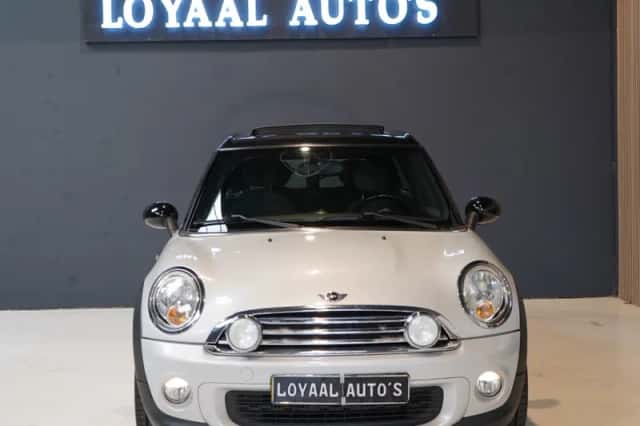 MINI Clubman (2011) thumbnail 3