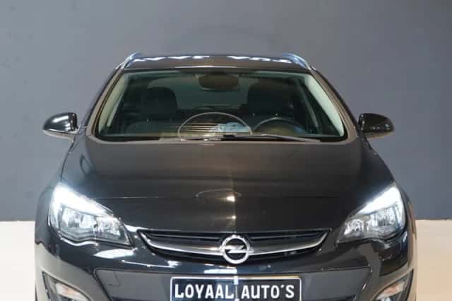 Opel Astra (2015) thumbnail 3