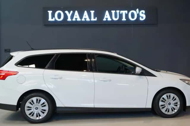 Ford Focus (2017) thumbnail 5
