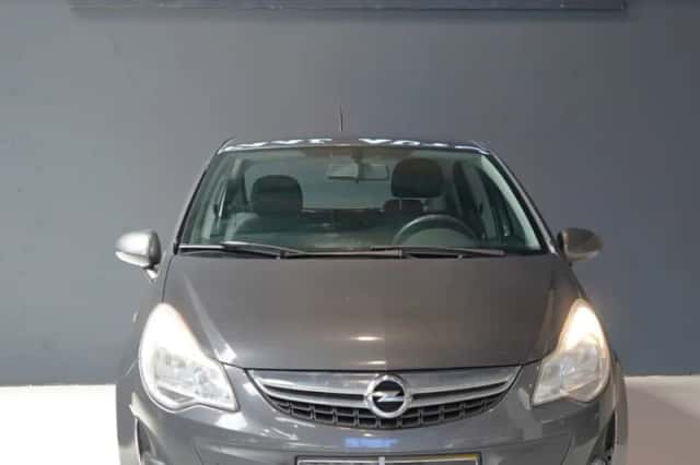 Opel Corsa (2011) thumbnail 2