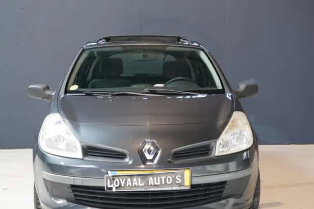 Renault Clio (2007) thumbnail 3