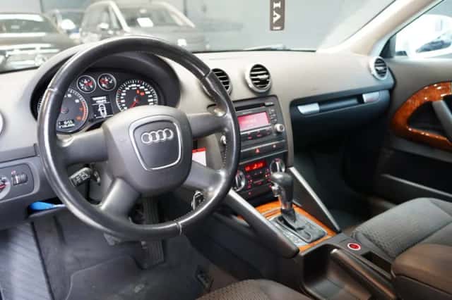 Audi A3 (2009) thumbnail 2