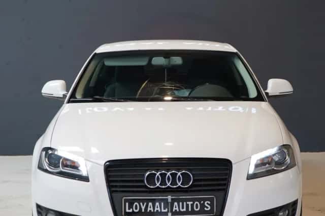 Audi A3 (2009) thumbnail 3