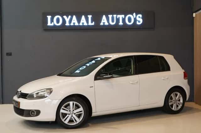 Volkswagen Golf (2012) thumbnail 4