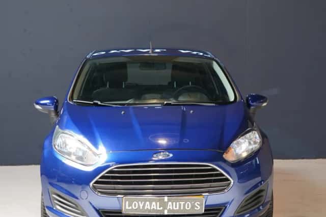 Ford Fiesta (2015) thumbnail 3