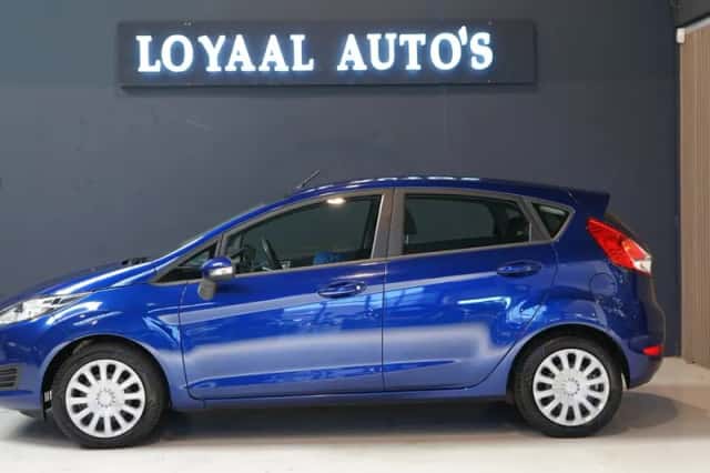 Ford Fiesta (2015) thumbnail 5