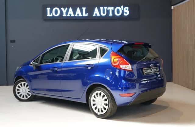 Ford Fiesta (2015) thumbnail 6