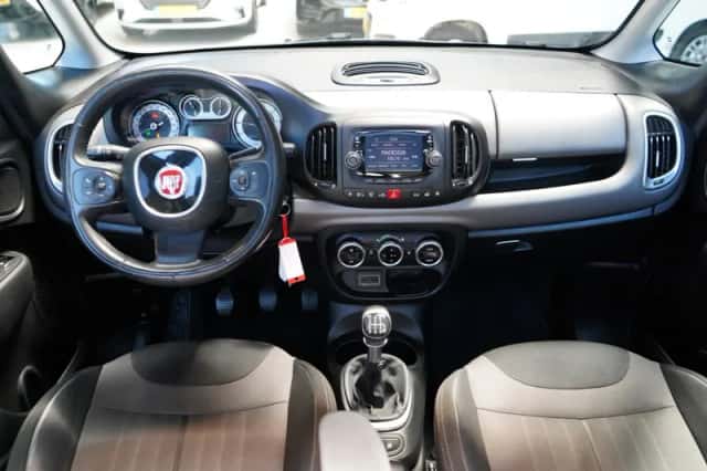 Fiat 500L (2015) thumbnail 2