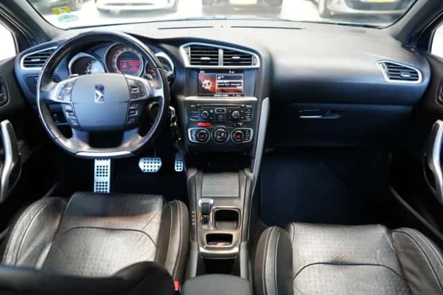 Citroën DS4 (2012) thumbnail 2