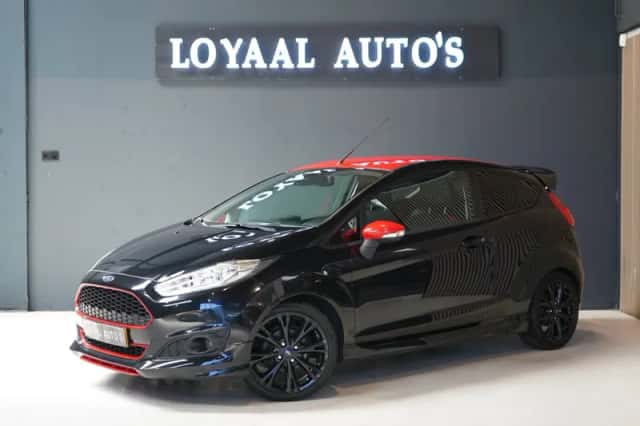 Ford Fiesta (2015) thumbnail 4
