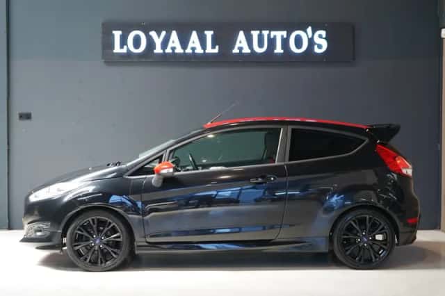 Ford Fiesta (2015) thumbnail 5